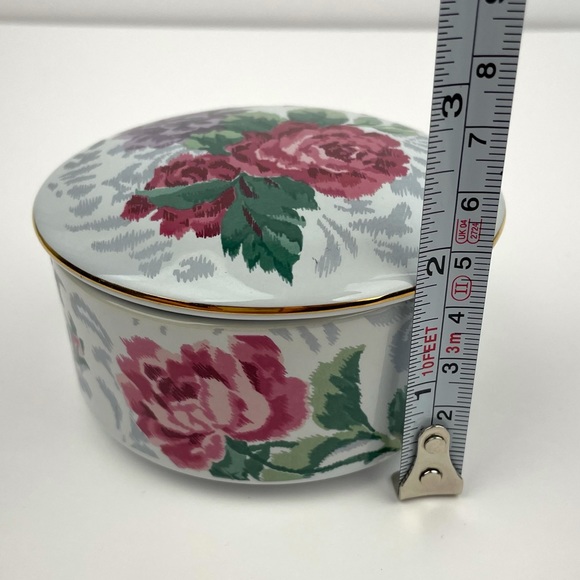 Vintage Victorian Rose Porcelain Trinket Box - Picture 3 of 7